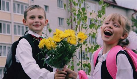 Будут ли выплаты школьникам в 2022 по 10000 рублей от путина на детей перед школой