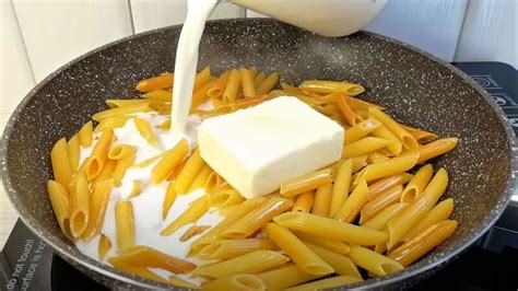 Как пожарить макароны на сковороде без варки