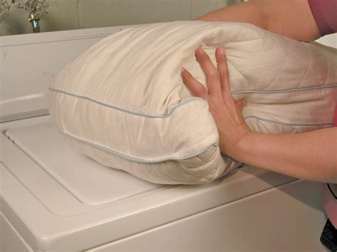 Как постирать подушку