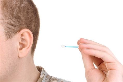 Можно ли чистить уши перекисью водорода