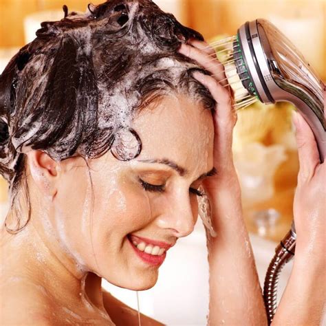 Надо ли мыть голову перед окрашиванием