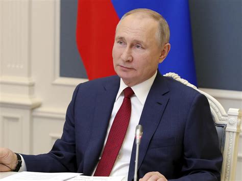 Путин объявил выходные с 30 октября по 7