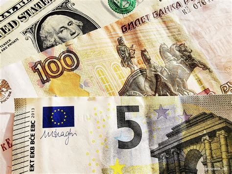Сколько рублей стоит 1 евро